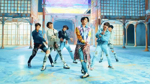 Өмнөд Солонгосын BTS хамтлагийн "Fake Love” клип YouTube суваг дээр 750 сая үзэгчтэй болжээ