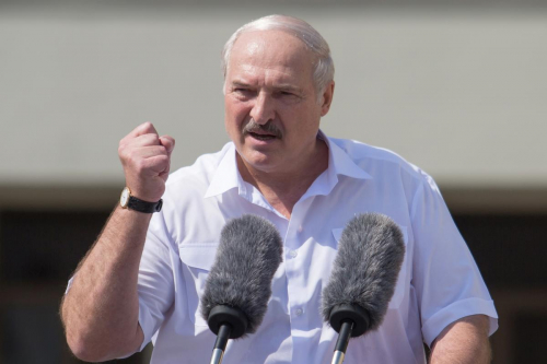 Беларусийн Ерөнхийлөгч Александр Лукашенко шинэ үндсэн хууль батлагдсаны дараа сонгууль явуулахыг зөвшөөрчээ