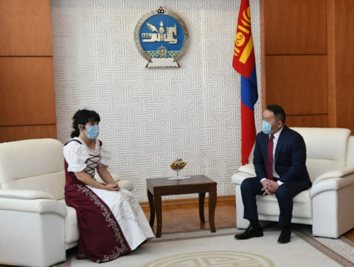 Унгар Улсаас Монгол Улсад суух Онц бөгөөд Бүрэн эрхт Элчин сайд Итгэмжлэх жуух бичгээ өргөн барилаа