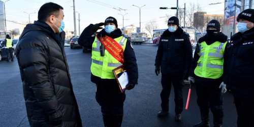 Үйлчилгээний шилдэг ажилтнуудад ОРОН СУУЦНЫ батламж гардууллаа