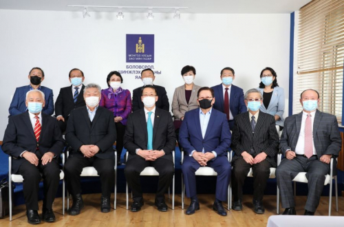 Боловсрол, шинжлэх ухааны сайд Л.Энх-Амгалан үе үеийн сайд нартай уулзав