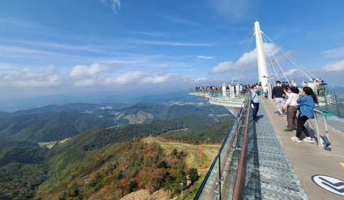 Солонгос улсын хамгийн өндөр "ШИЛЭН ЦАМХАГ"