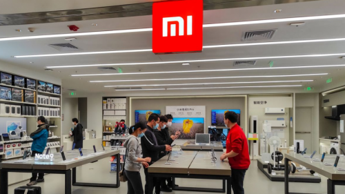 АНУ “Xiaomi” компанийг хар жагсаалтаасаа гаргахаар тохиролцжээ.