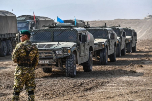 Таджикистан Афганистантай залгаа хил рүүгээ 20 мянган цэрэг илгээнэ