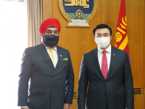 Газрын тосны үйлдвэрийн тоног төхөөрөмжийг татан авах ажлыг эрчимжүүлэхийг хүсэв.