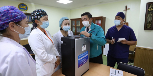 “Эс Ар Жи Эм” ХХК-аас агаар ариутгах 1000 төхөөрөмж хандивлалаа