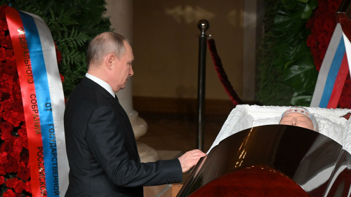 Путин Владимир Жириновскийтэй салах ёслол үйлдлээ