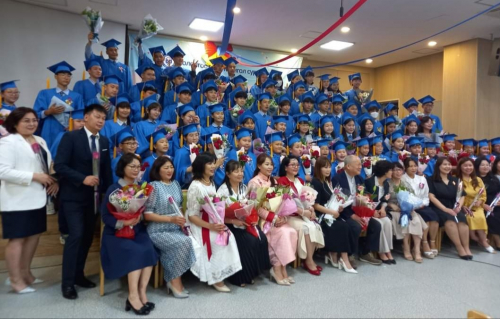 БНСУ дахь Монгол сургуулийн 18 дахь удаагийн төгсөлтийн баяр боллоо.