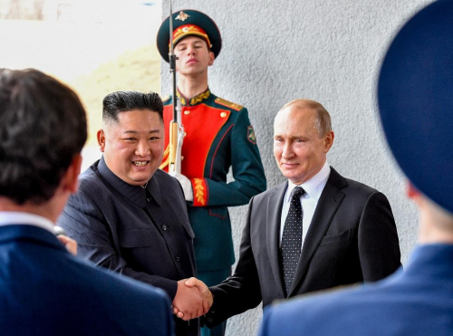 В.Путин: ОХУ БНАСАУ-тай харилцаагаа өргөжүүлнэ