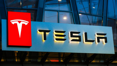 “Tesla” компанийн орлого өнгөрсөн улиралд түүхэн дээд үзүүлэлтэд хүрчээ.