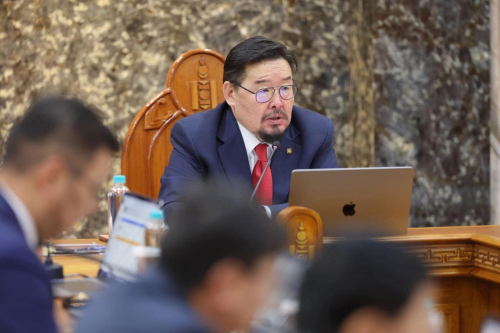 Засгийн газрын ээлжит хуралдаан үргэлжилж байна