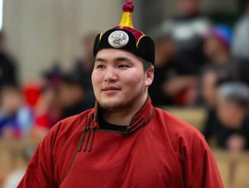 Улсын арслан Э.Батмагнай бөхчүүдийн чансааг тэргүүлж байна